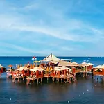 אתר נופש Vonresort Golden Coast & Aqua סייד