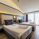 אתר נופש Vonresort Golden Coast & Aqua סייד