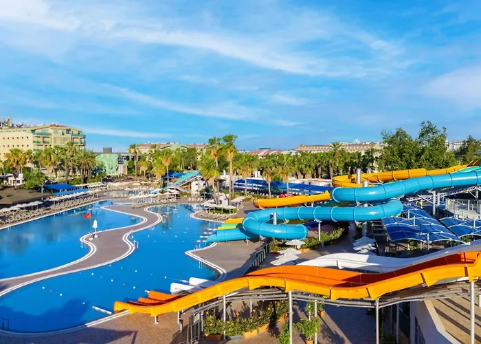 Vonresort Golden Coast & Aqua 5* Side