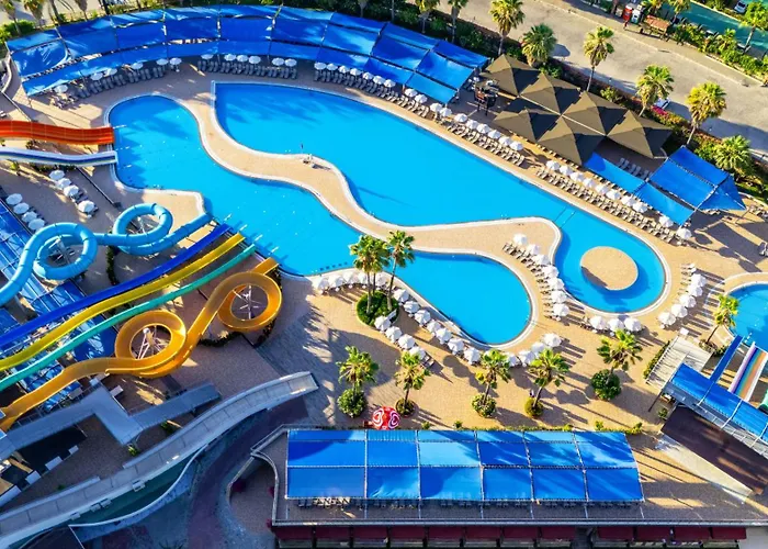 Üdülőközpont Vonresort Golden Coast & Aqua 5*