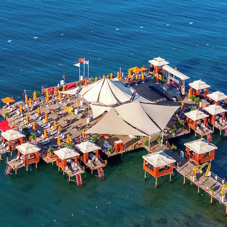 Курортний комплекс Vonresort Golden Coast & Aqua Сіде