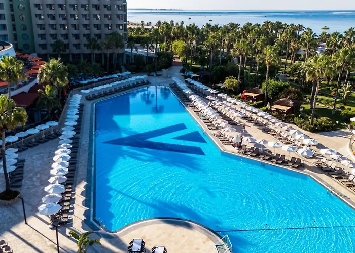 Vonresort Golden Coast & Aqua 5* Side